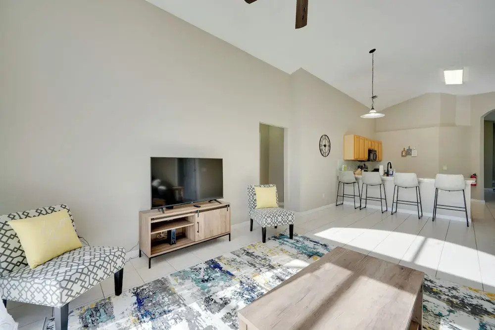 Kissimmee Getaway w/ Pool ~ 7 Mi to Disney!