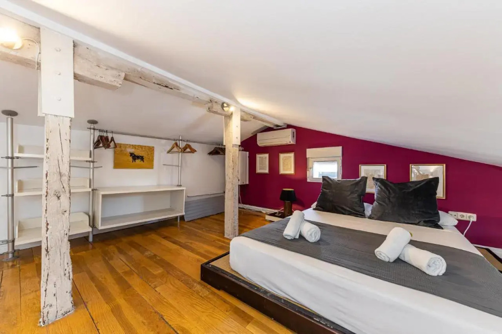 BNBHolder Charming Duplex Attic SOL