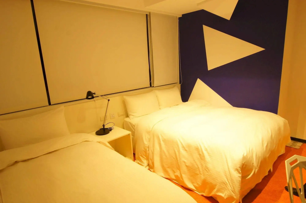 color fun inn