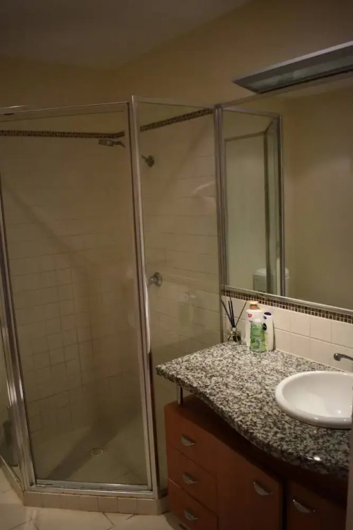 Fantastic 1 Bedroom Apartment Near Kings Park & The City