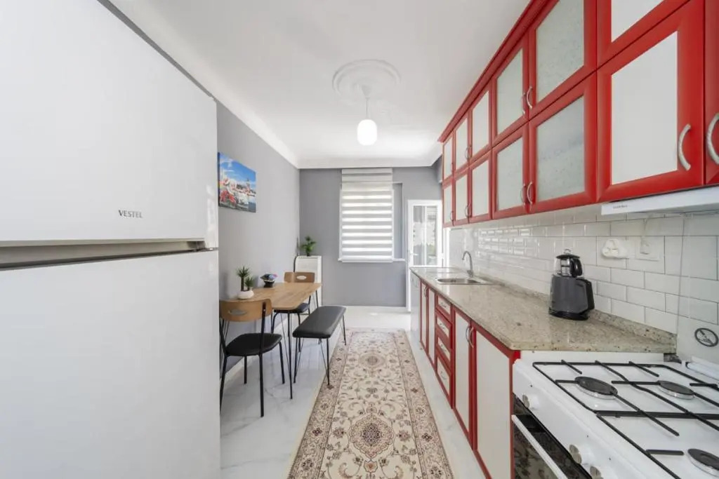 Central Flat Close to the Beach in Muratpasa