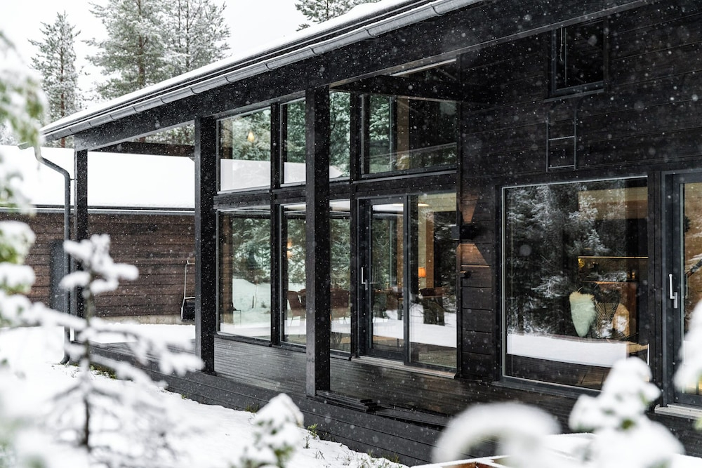 High-Quality 4BR Villa - Private Hot Tub & Sauna