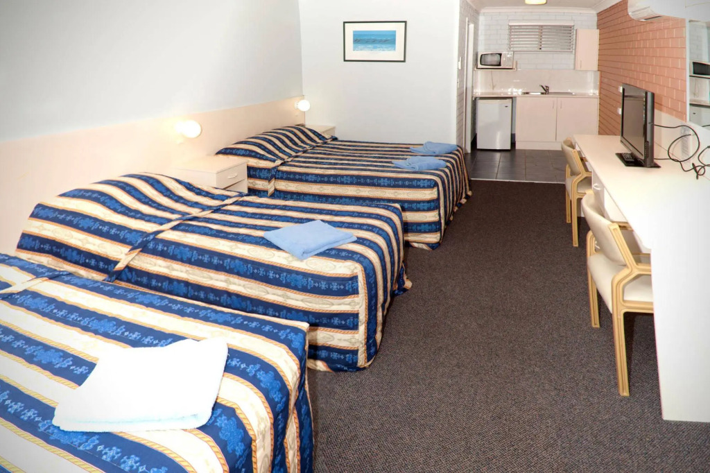 Dolphins Motel