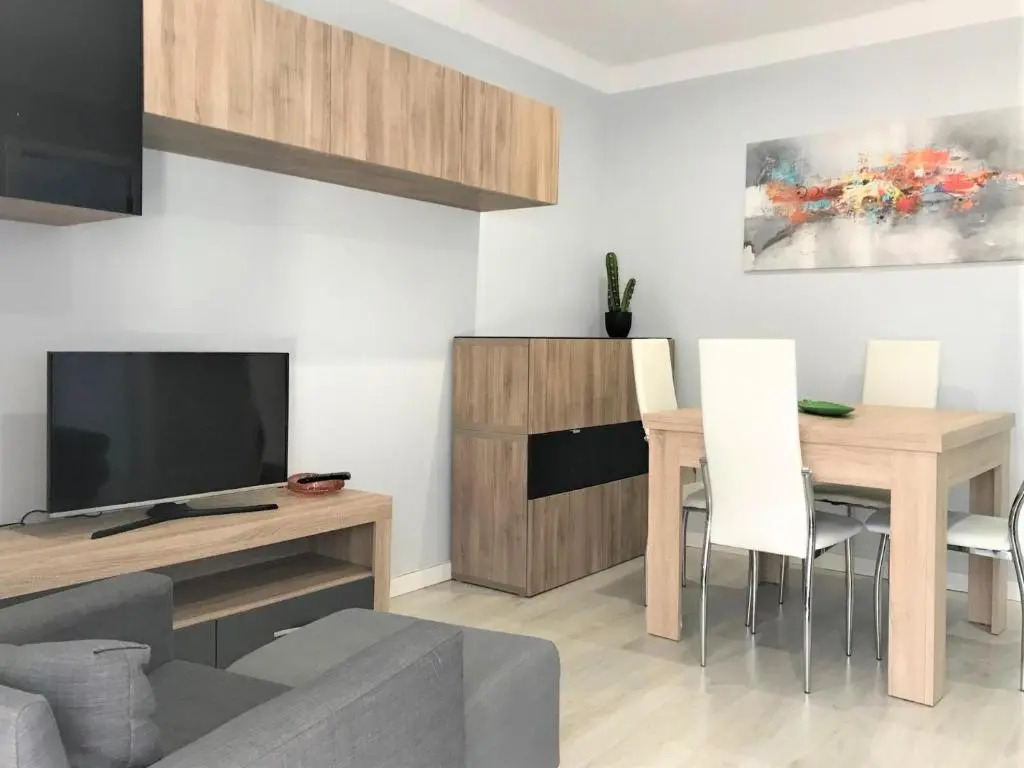 En 2da linea de playa, reformado y con aire acondicionado 106B - INMO22