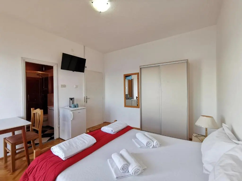 Rooms Ante