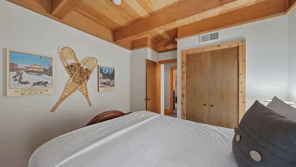Unique Northstar Cabin w/ Fireplace Minutes to Skiing, Trails, and Town Alpine Bend by Avantstay