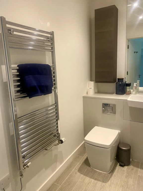 Luxorious 2-bedroom Townhouse in Carshalton