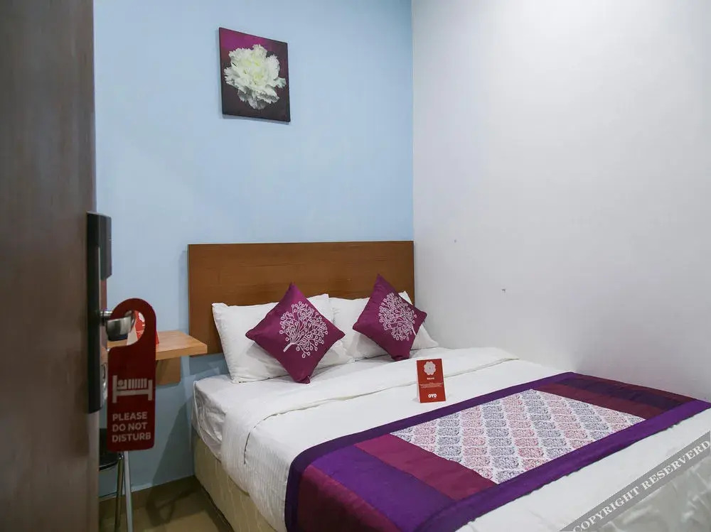 Colour Hotel by OYO Rooms