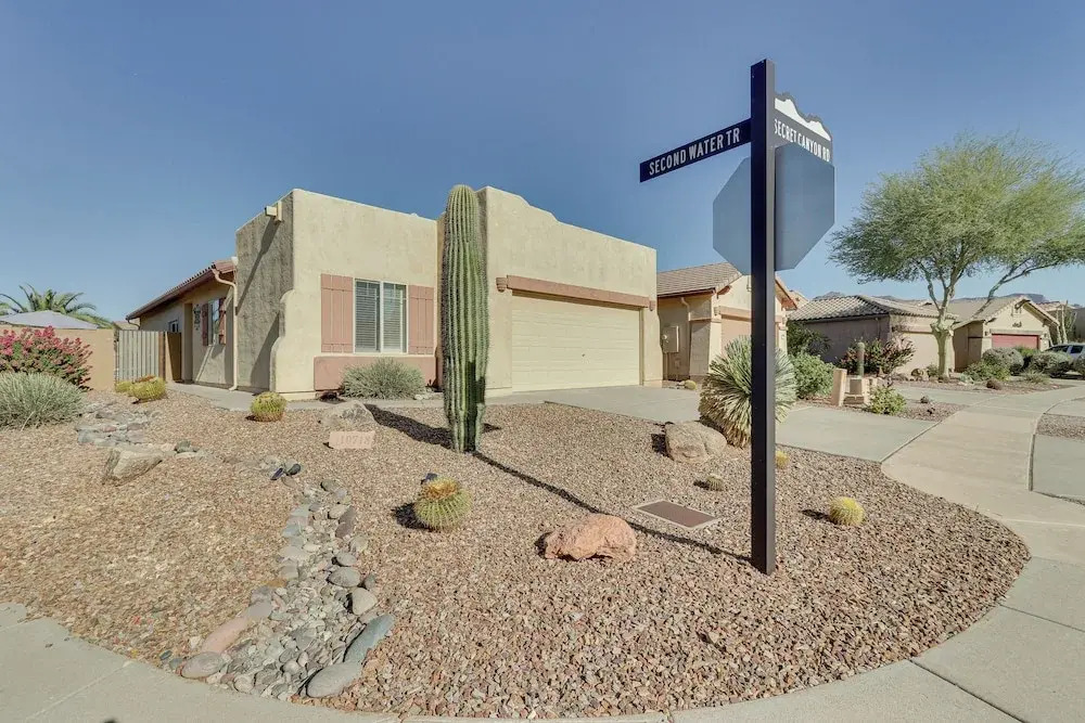Mtn Views: Family-friendly Gold Canyon Getaway!