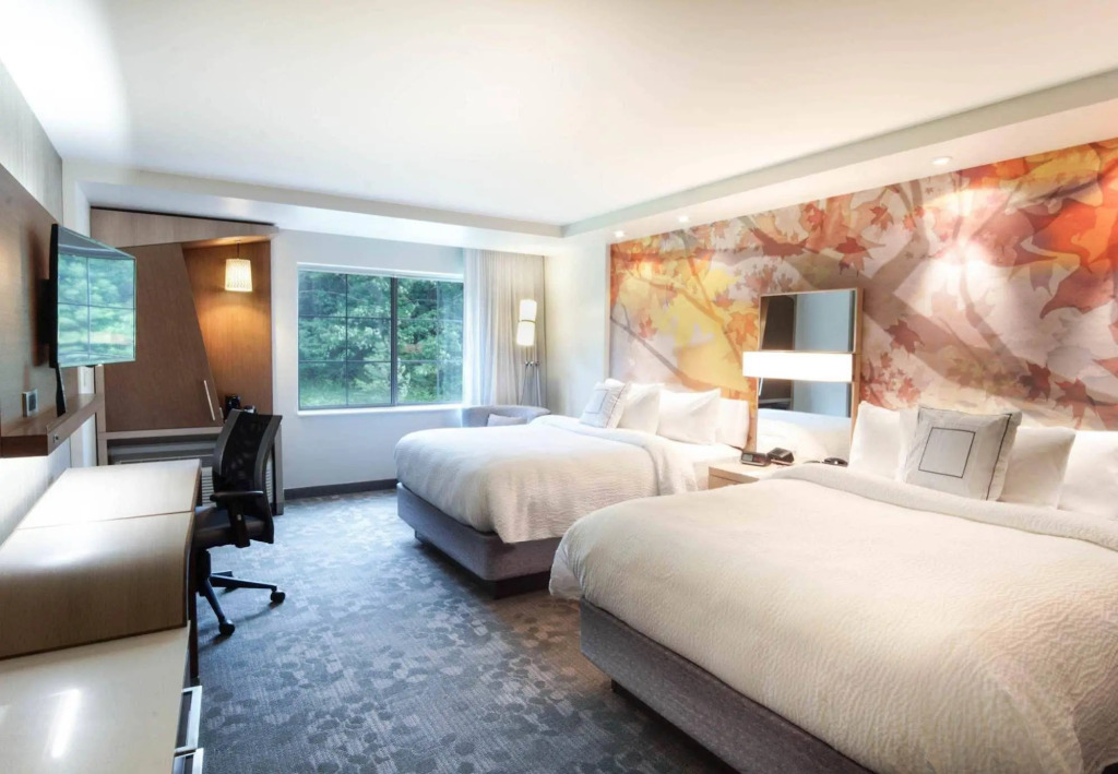 Courtyard by Marriott Lenox Berkshires