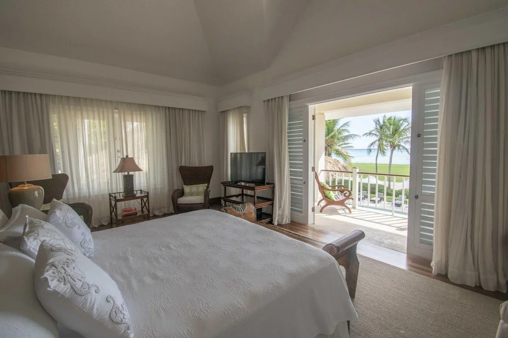 Ocean Front Luxury Villa in Golf and Beach Resort