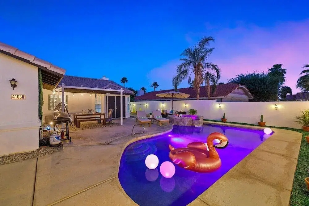 Relaxing 4BR Retreat w/ Refreshing Pool