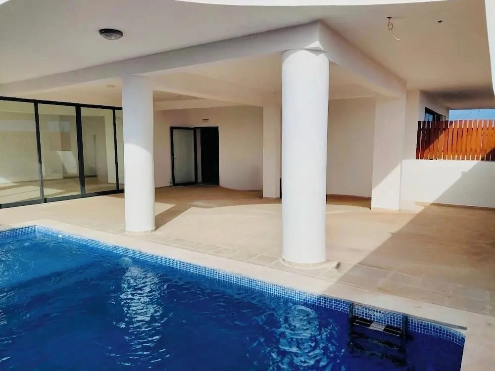 Joli Beach Apartments With Shared Pool