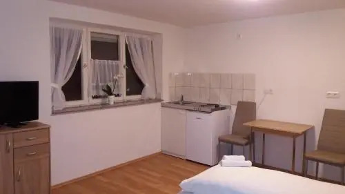 Gästehaus Apartments B & B27 und Pension Waldhorn