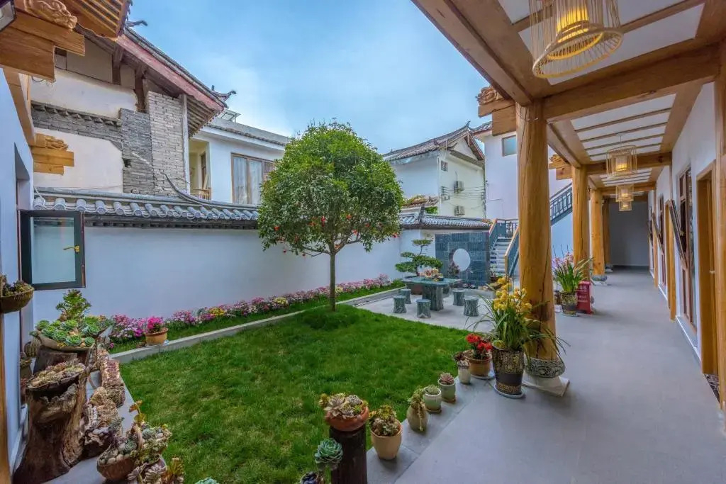 26th · Courtyard · Hotel