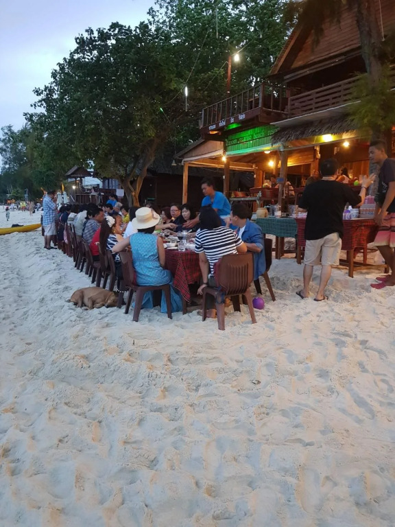 Zanom Sunrise Beach Resort