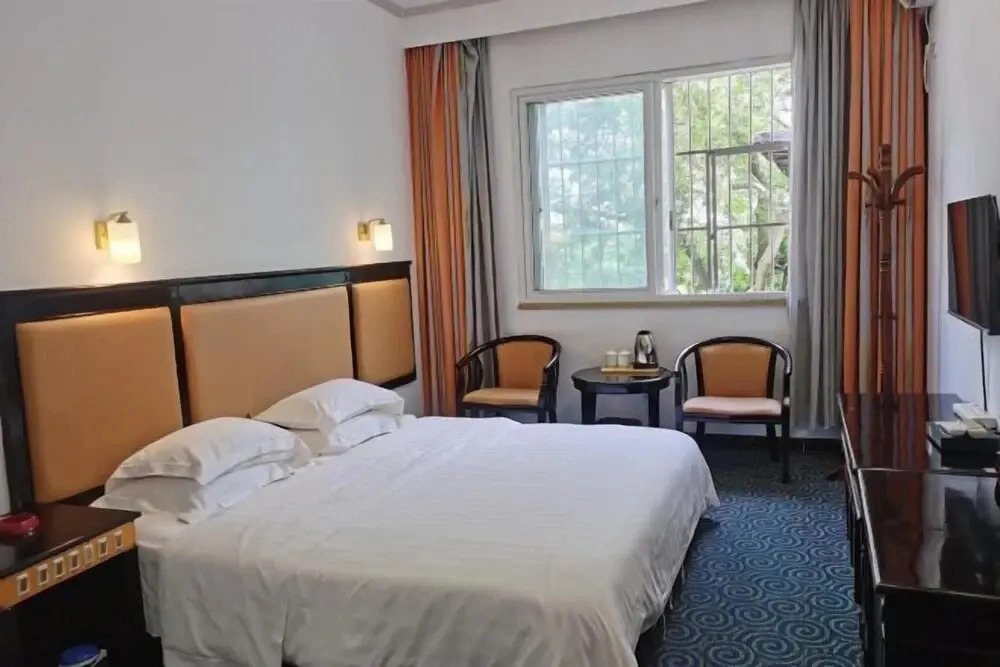Sunshine Hotel