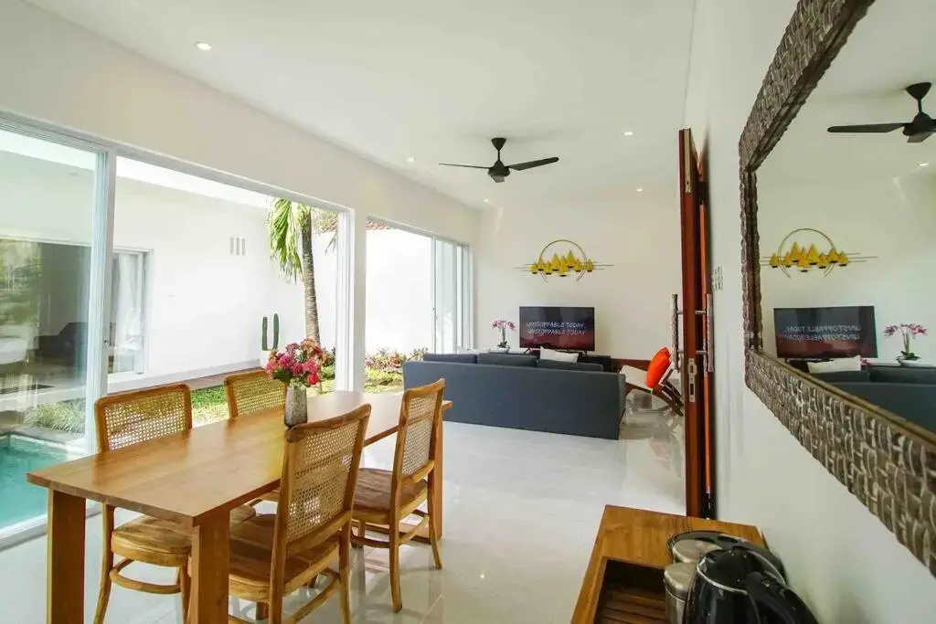 Villa Akmali Seminyak Drupadi 2 Bedrooms w/Pool 5mins to Beach