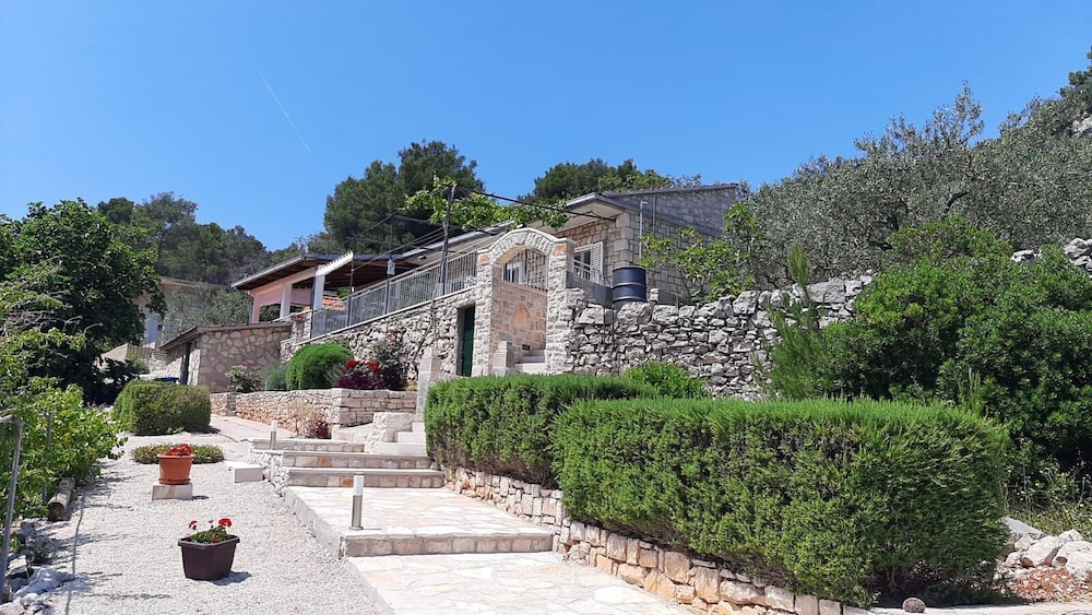 House Isabella