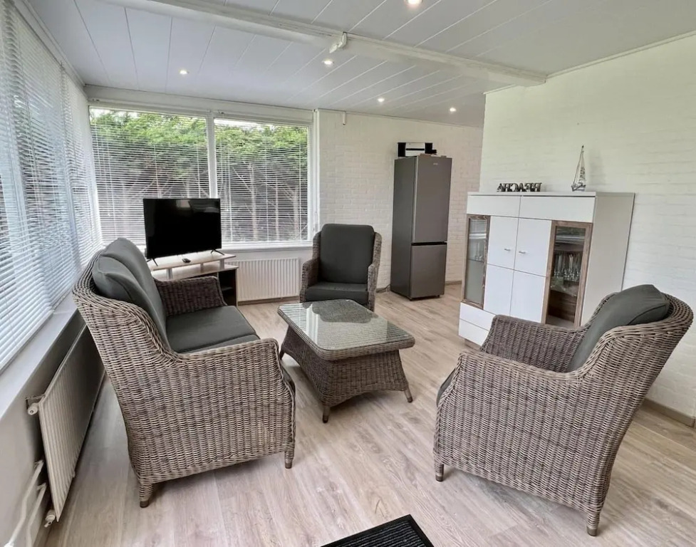 Pet-friendly Bungalow Near Beach