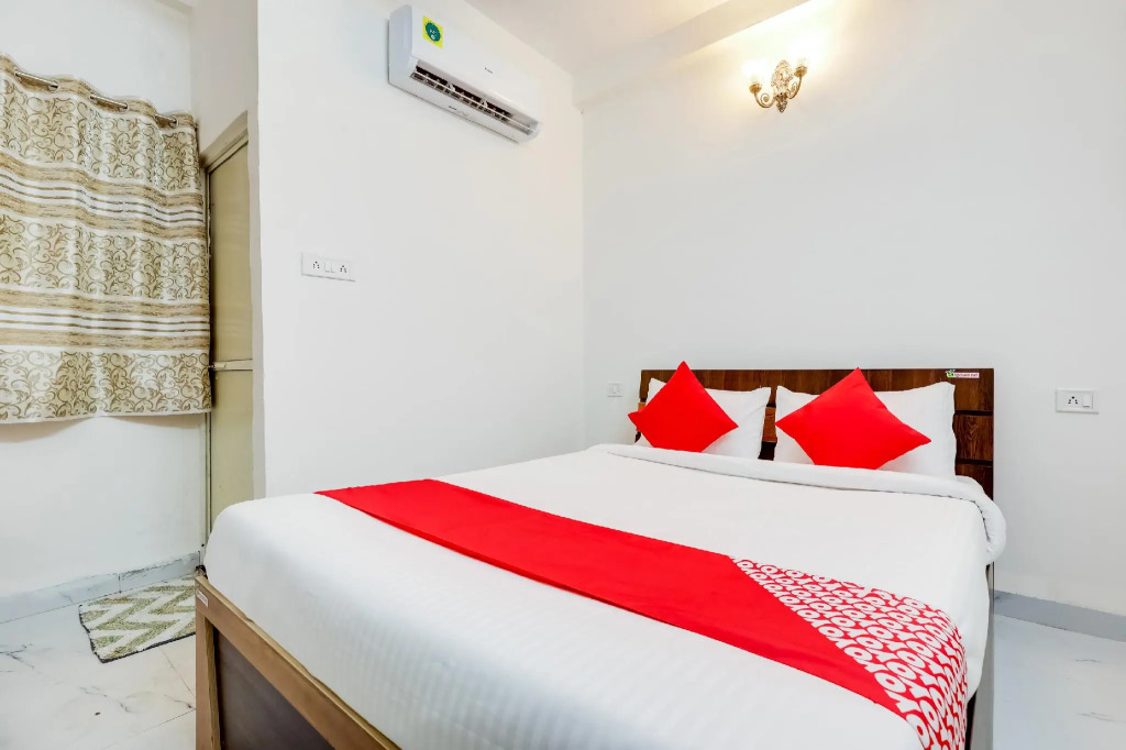 OYO 65977 Hotel Expression