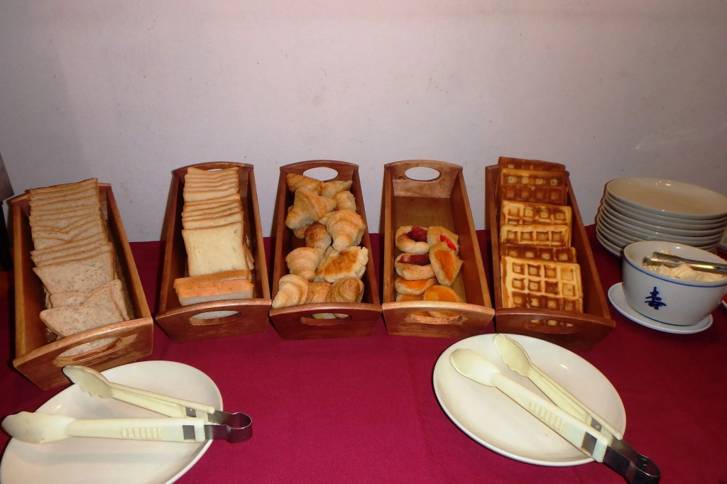 Karon Cafe Inn
