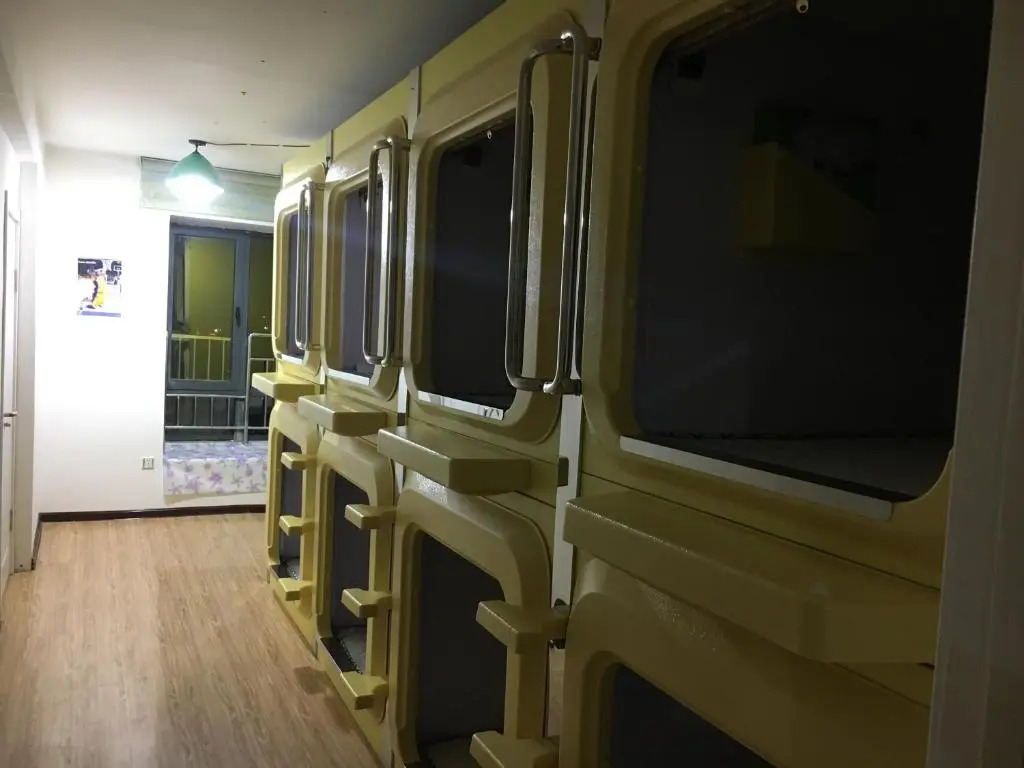 Wuwei Qiyou Space Capsule Hostel