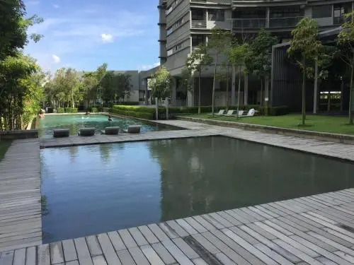 Rusnoor Homestay at Mirage By The Lake