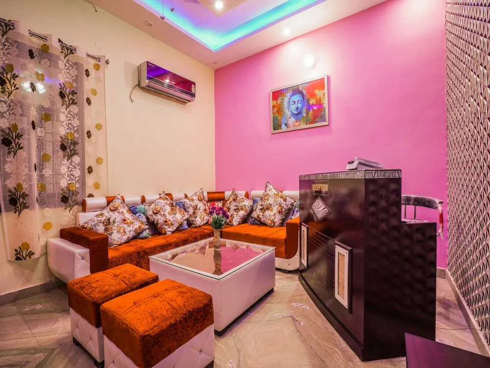 OYO 24743 Janak Residency