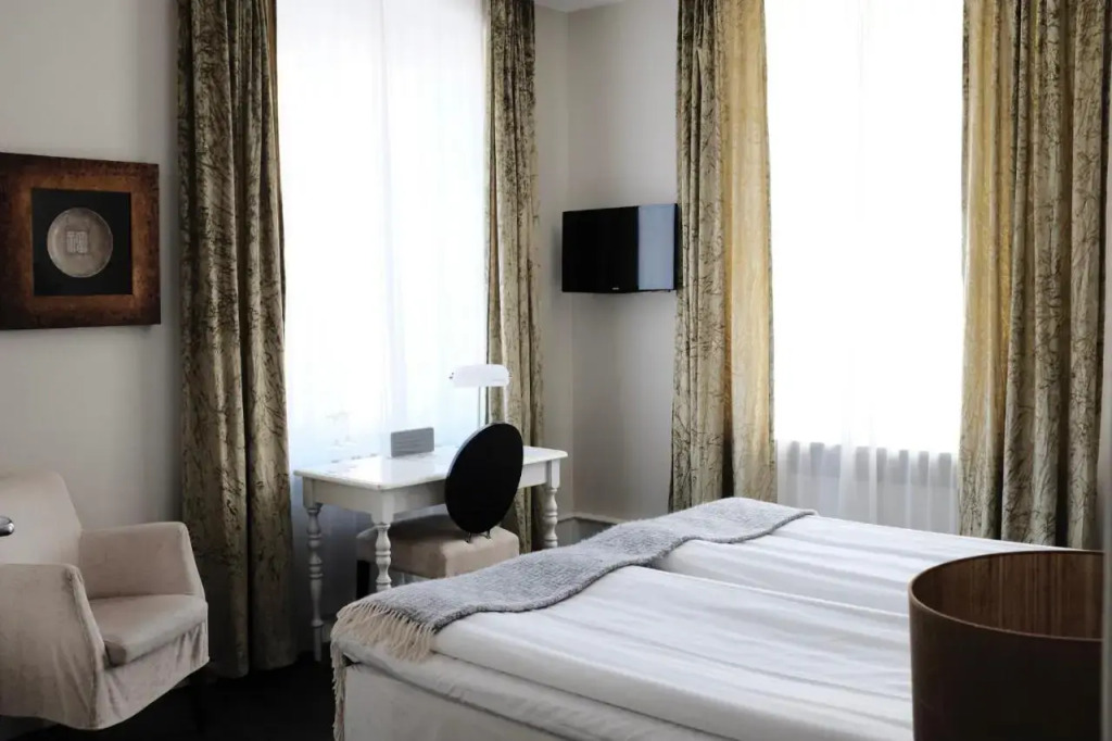 Hotel 1