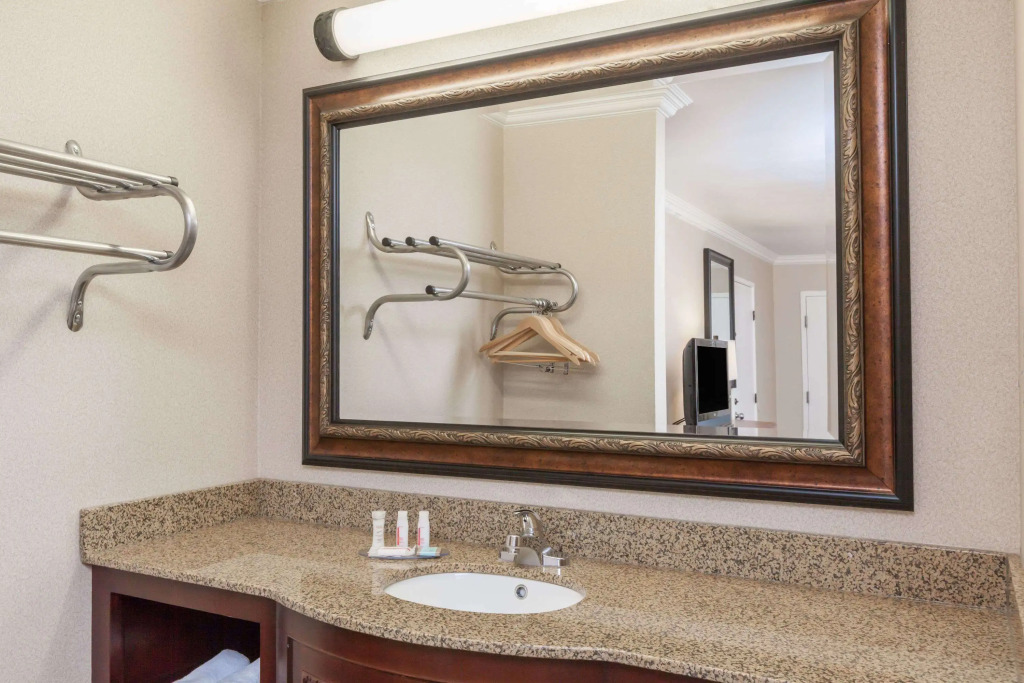 Travelodge by Wyndham Sylmar CA