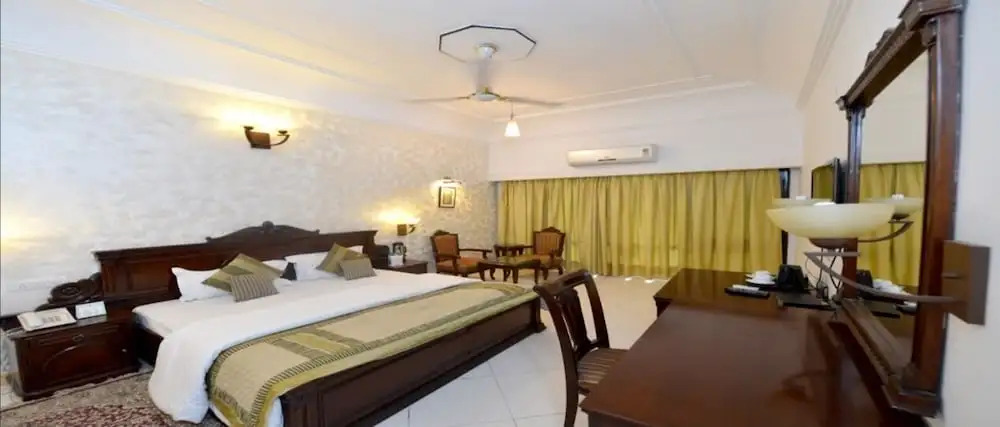 Hotel Raj Hans, Faridabad