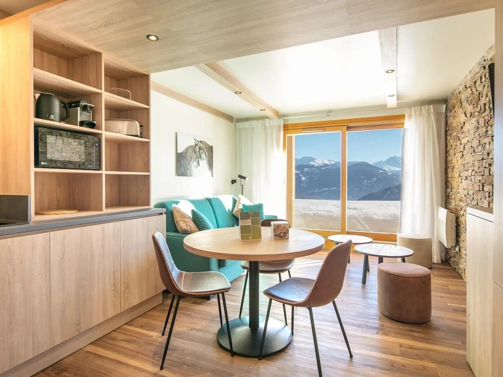 Scenic Mountain Stay for Four