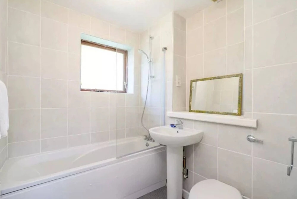 Beautiful 3BR House with a Garden