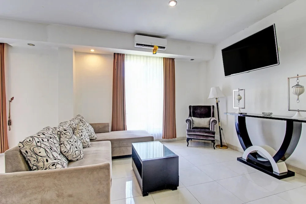 Collection O 92254 Hotel By Orchid