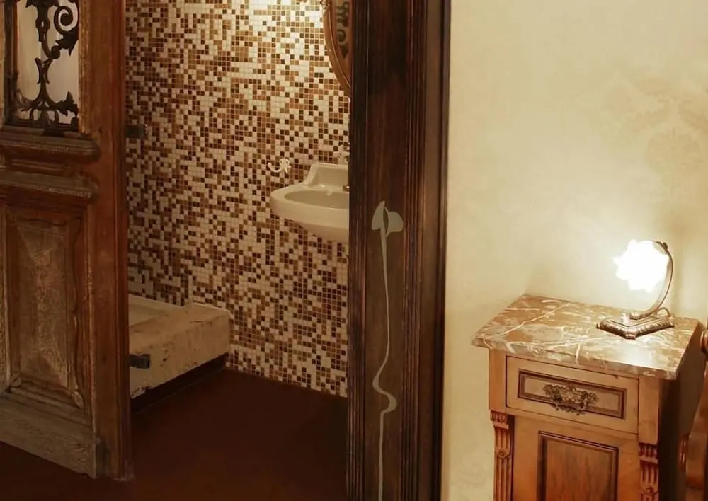 Hotel Lux