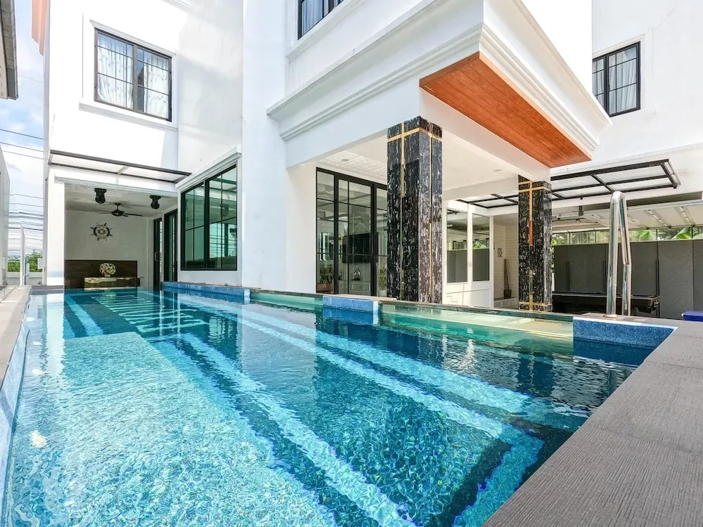 Pattaya Villa w/bathtub - Exquisite Pool Villa I