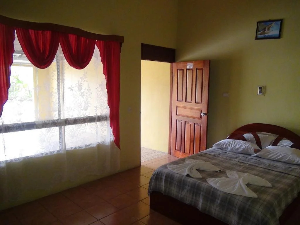 Hotel y Cabinas el Edén Del Este