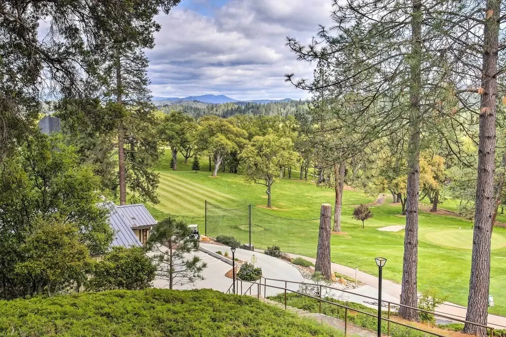 Groveland Lake House w/ Hot Tub & Water Views