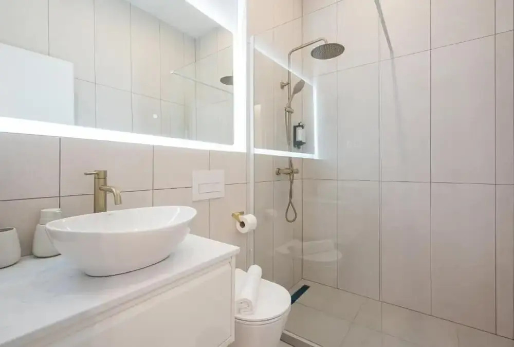 A13- Deluxe Apartments, Best Location, by BQA