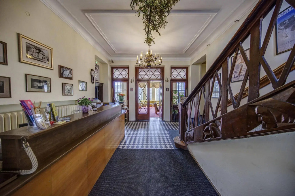Willa Carlton