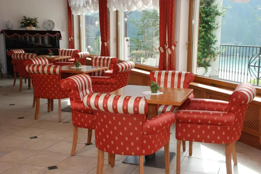 Ariston Lake View Hotel