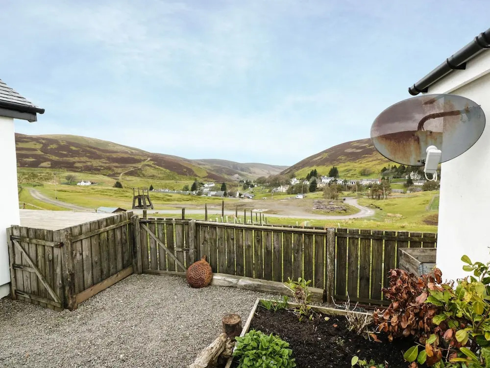 4 Mountain Lodge