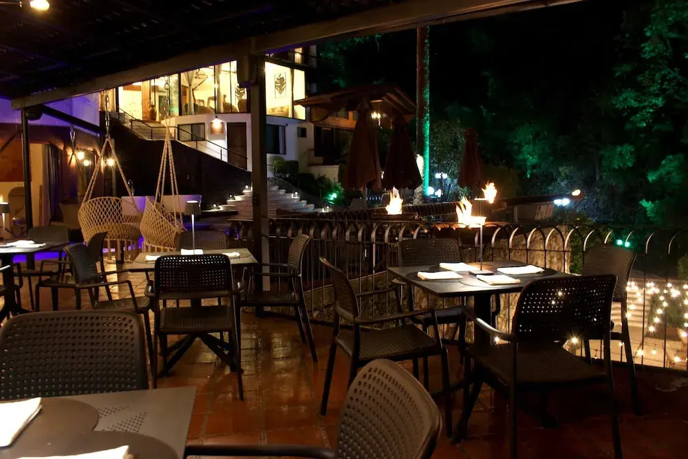 BOTANIQ HOTEL BOUTIQUE