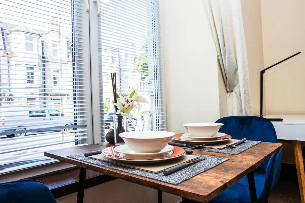 The SUMMIT Apartment - Cozy Aberdeen Westend flat - Perfect for Short or Long stay - 1 bedroom