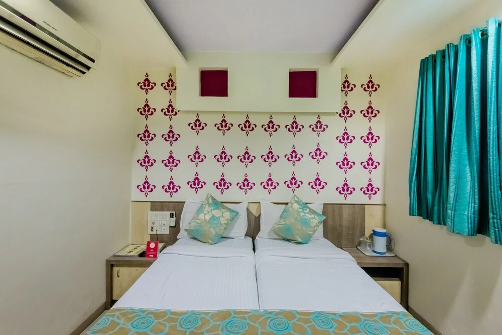 OYO 8311 Hotel Galaxy Residency