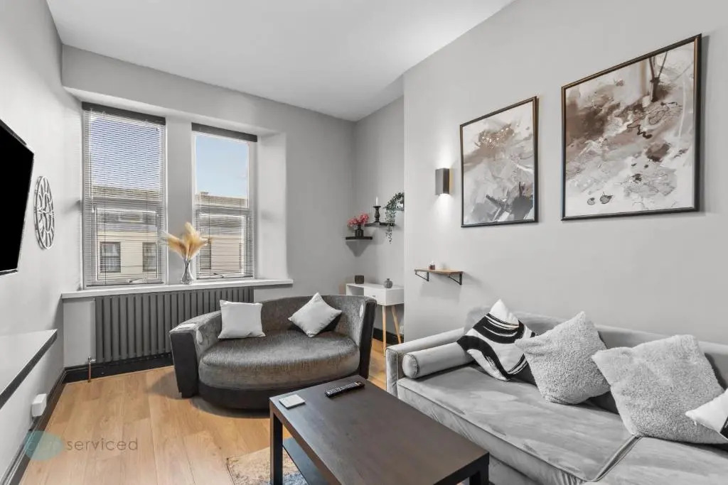 1 Bed- Holyrood Retreat