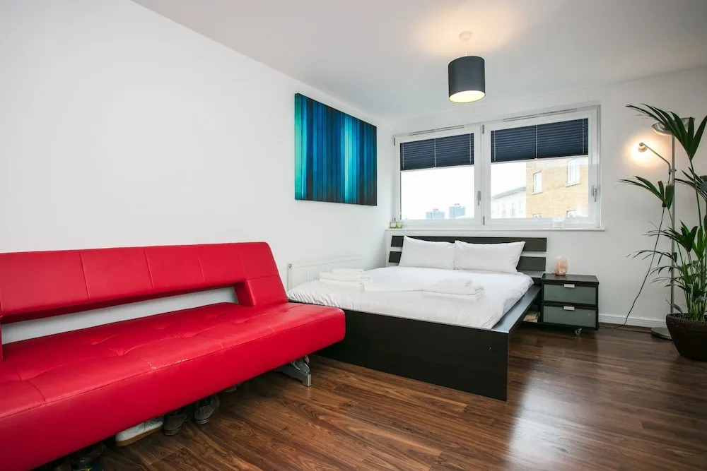 3 Bedroom Apartment With City View