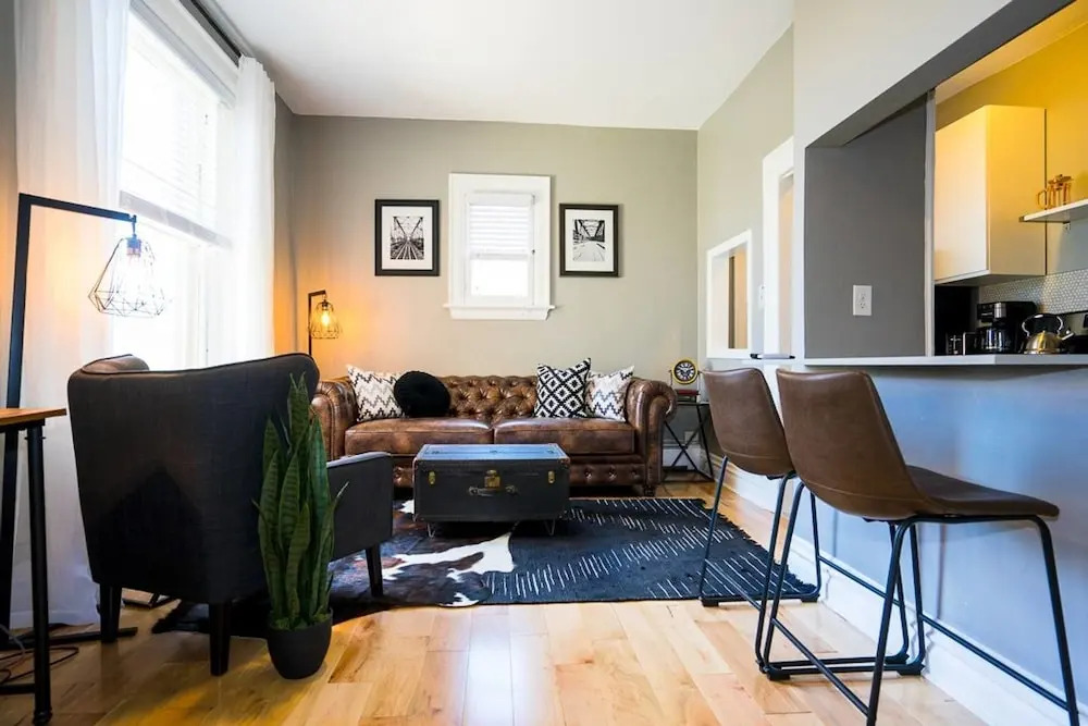 The Urban Union Eclectic Historic Apartment Sleeps 4