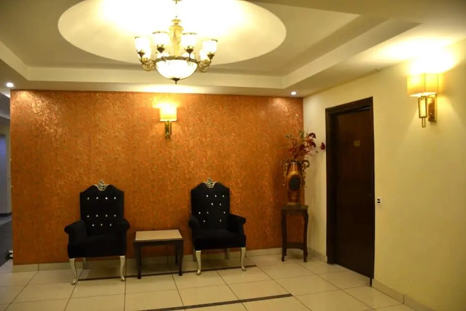 Hotel KMG Air Cooled,Zirakhpur Chandigarh ,Couple first choice ,verified hotel